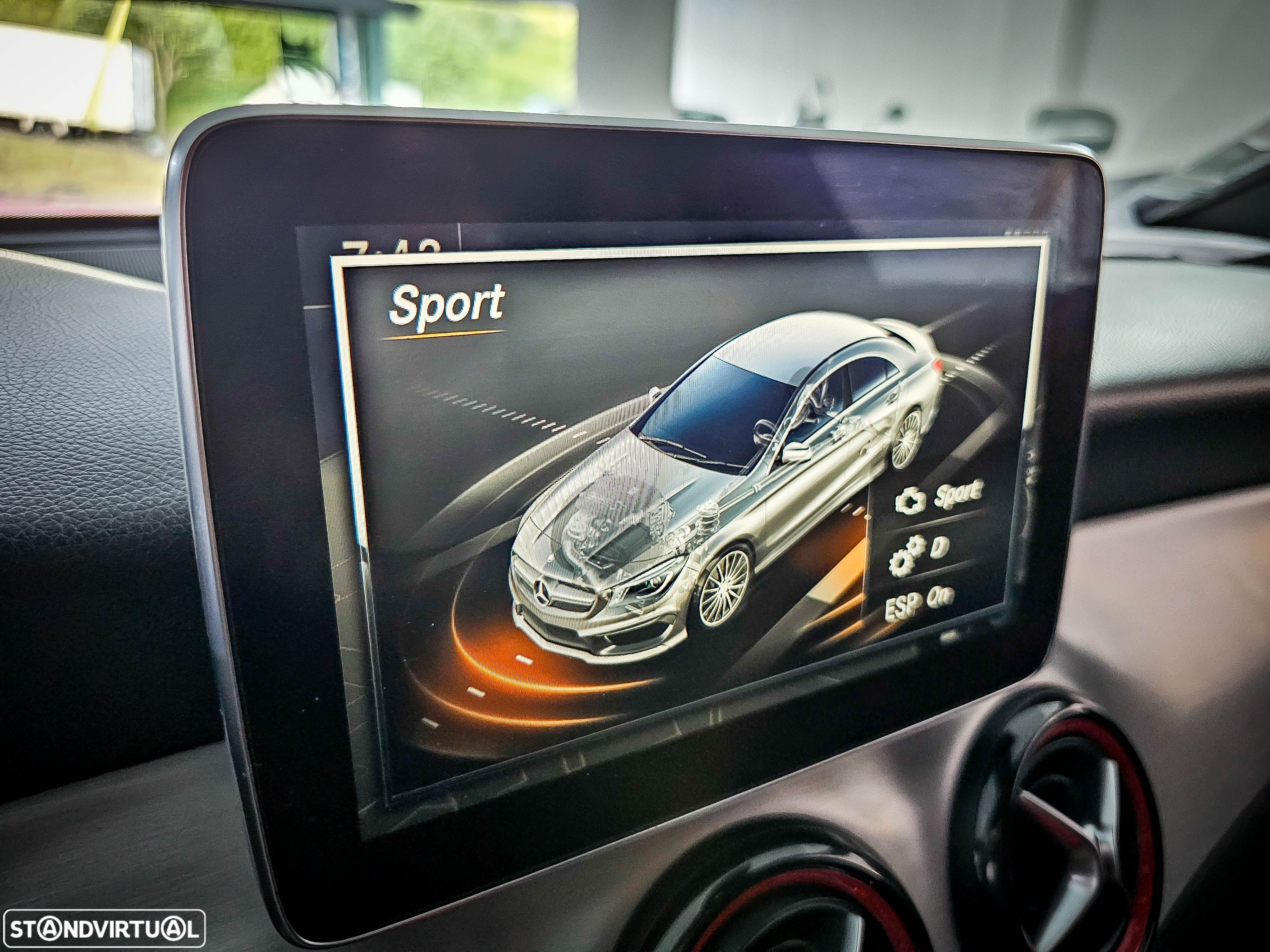 Mercedes-Benz CLA 45 AMG 4Matic 7G-DCT - 27