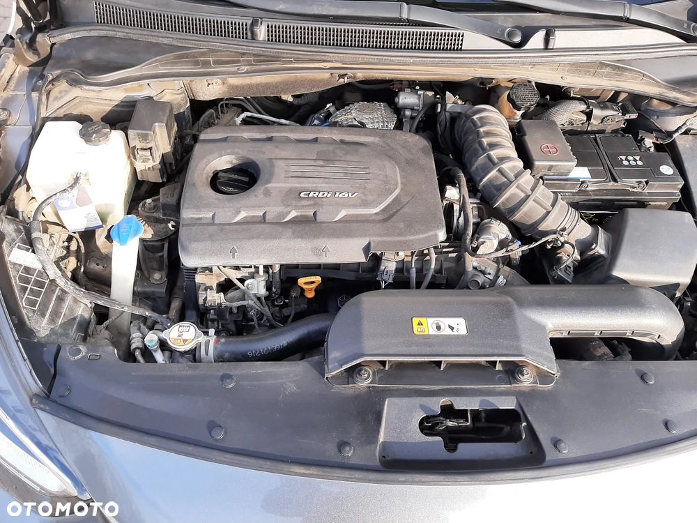 Hyundai i40 Kombi 1.7 CRDi DCT Trend - 39