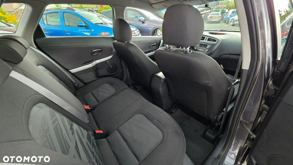Kia Ceed - 16