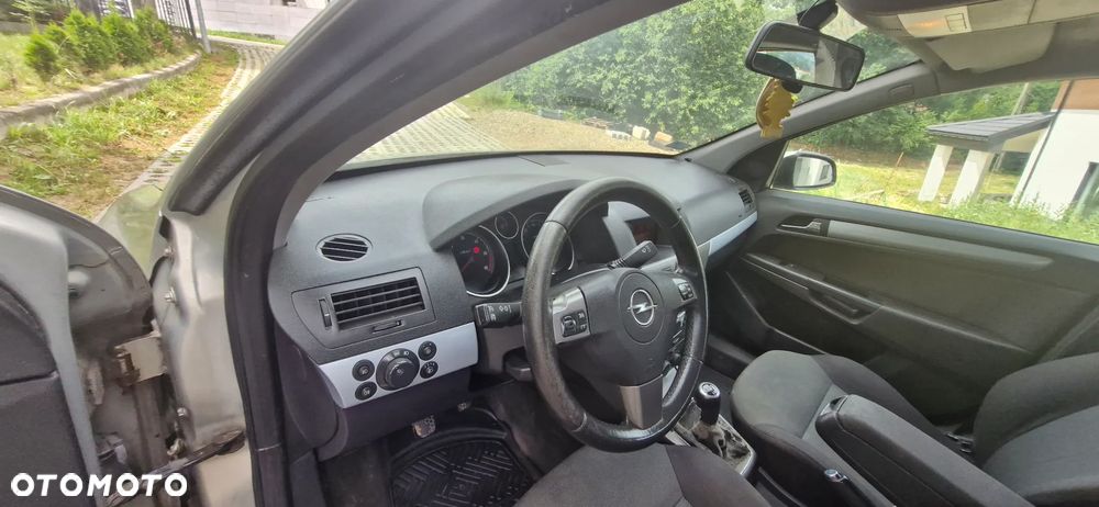 Opel Astra 1.9 CDTI - 9
