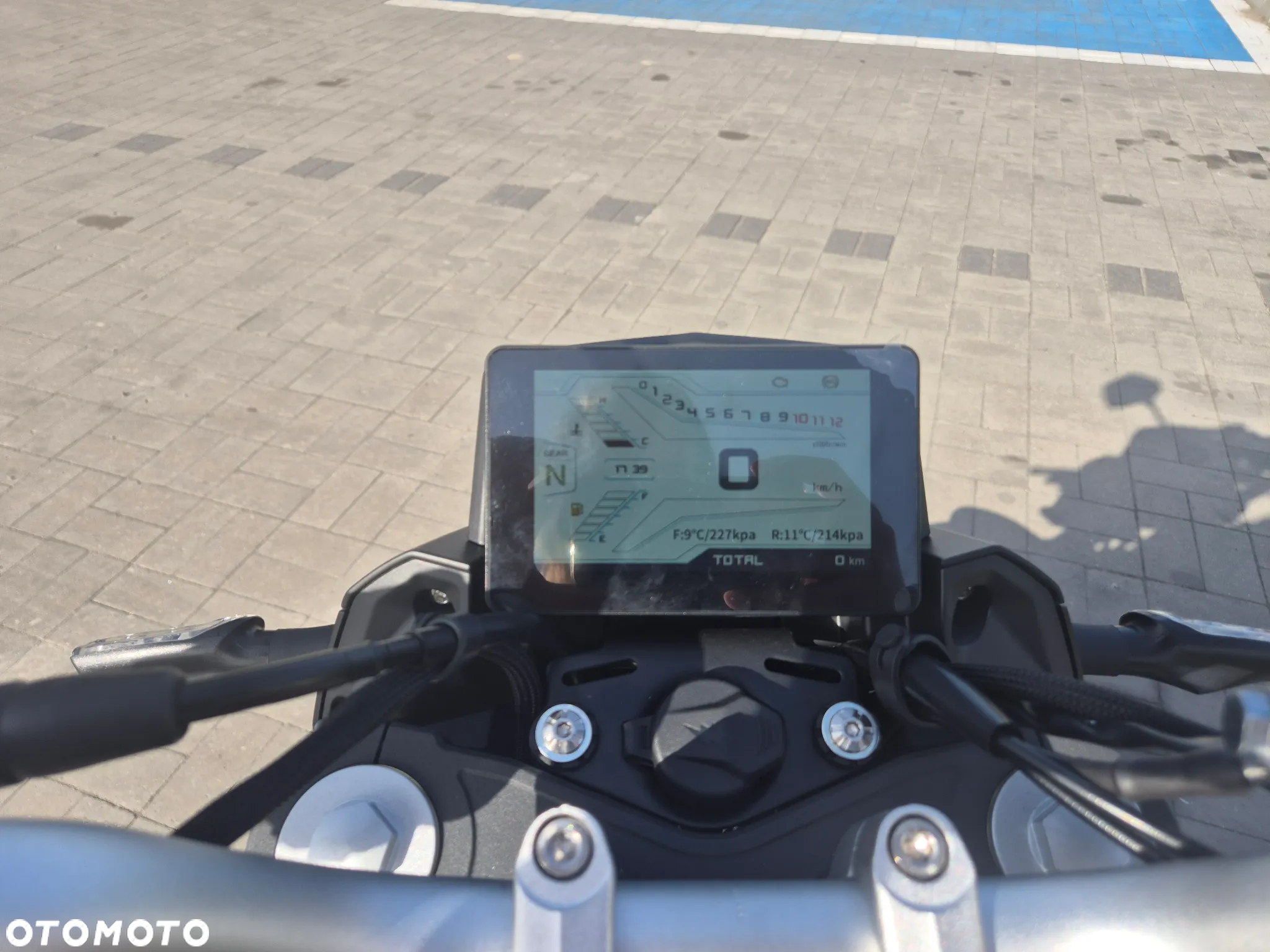 QJMOTOR SRK 125S - 16