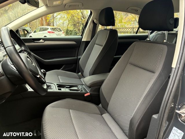 Volkswagen Passat 1.6 TDI Comfortline - 16