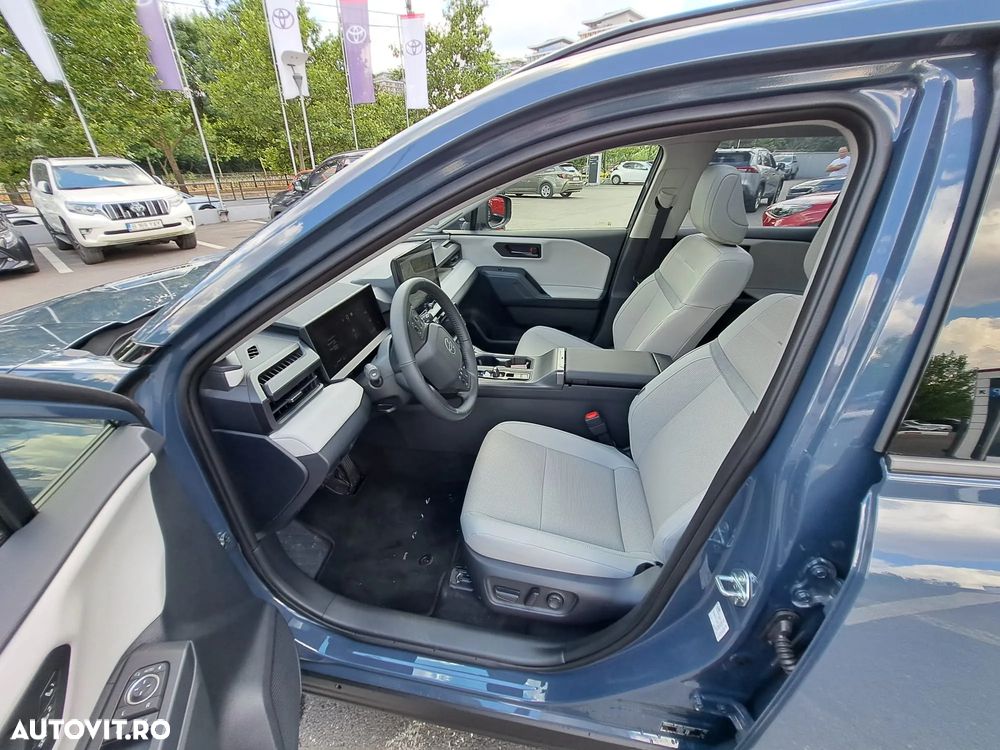 TOYOTA RAV4 2026 — imagine 10