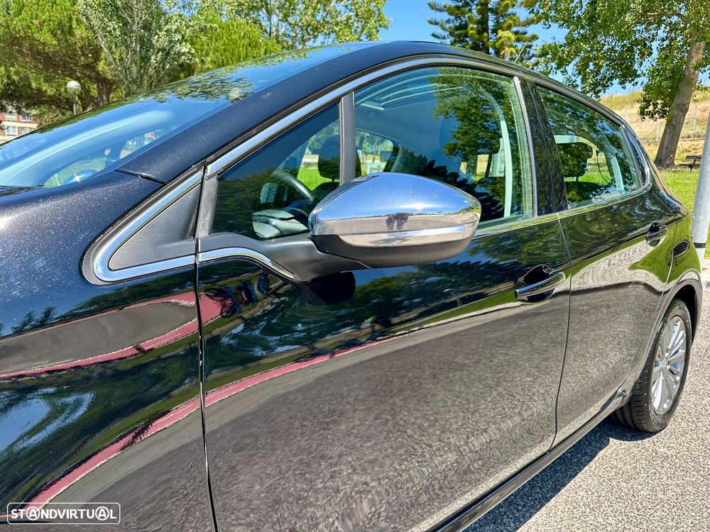 Peugeot 208 82 VTI Allure - 12