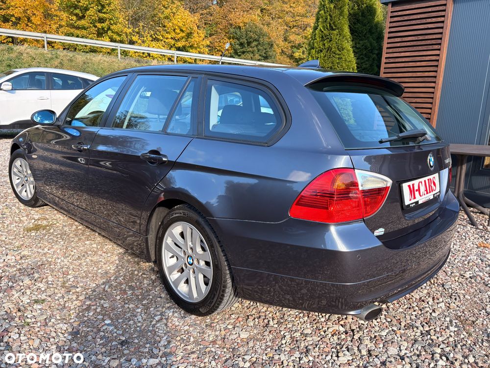 BMW Seria 3 318i - 6