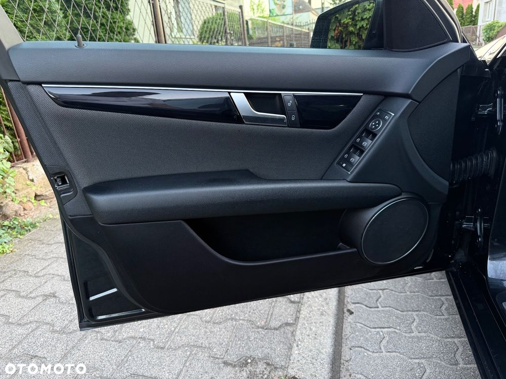 Mercedes-Benz Klasa C 200 (BlueEFFICIENCY) Elegance - 7