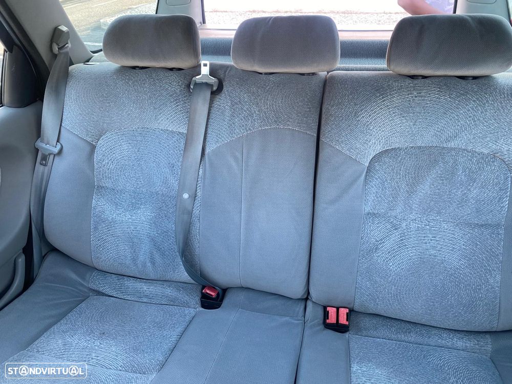 Renault Laguna Break 1.9 dTi RT - 8