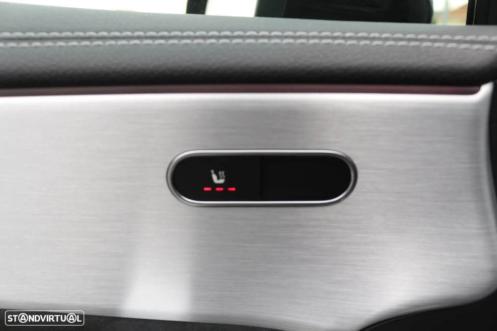 Mercedes-Benz A 250 e 8G-DCT AMG Line - 23