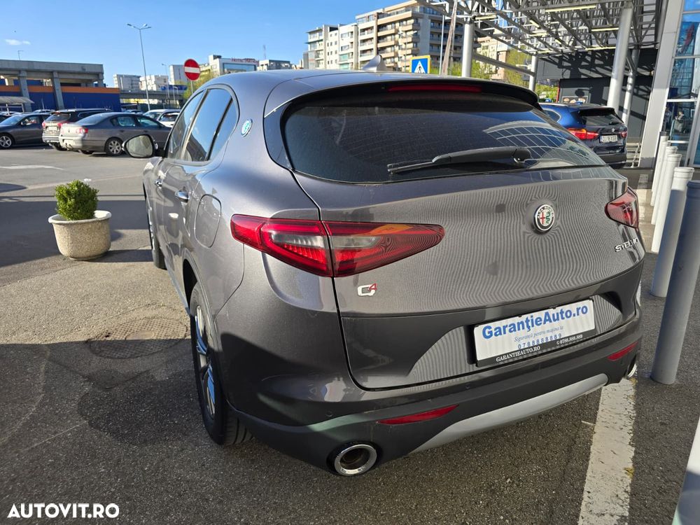 Alfa Romeo Stelvio - 11