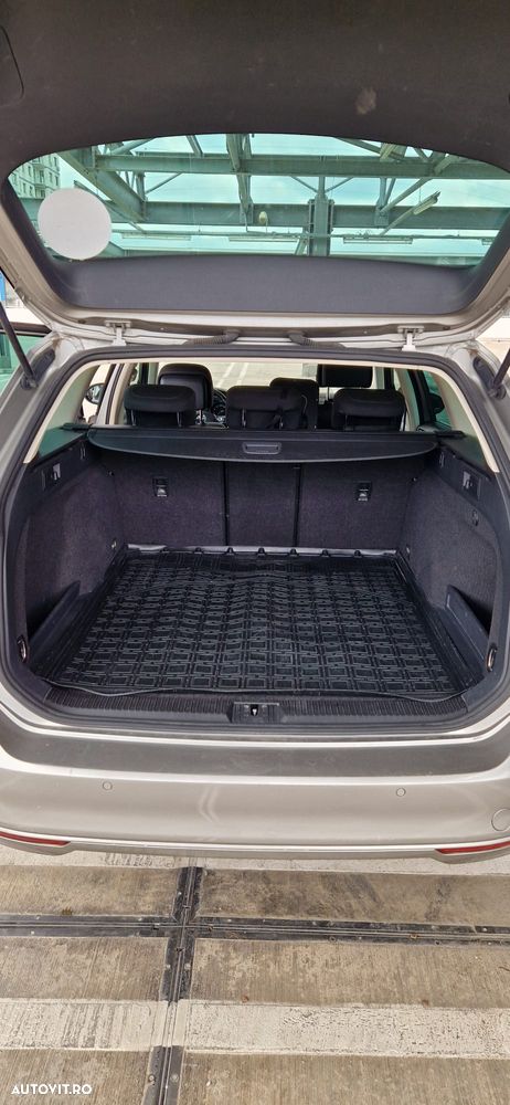 Volkswagen Passat 2.0 TDI DSG Comfortline - 14