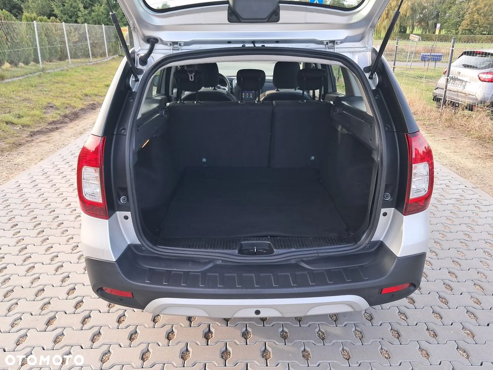 Dacia Logan TCe 90 S&S Stepway Celebration - 24