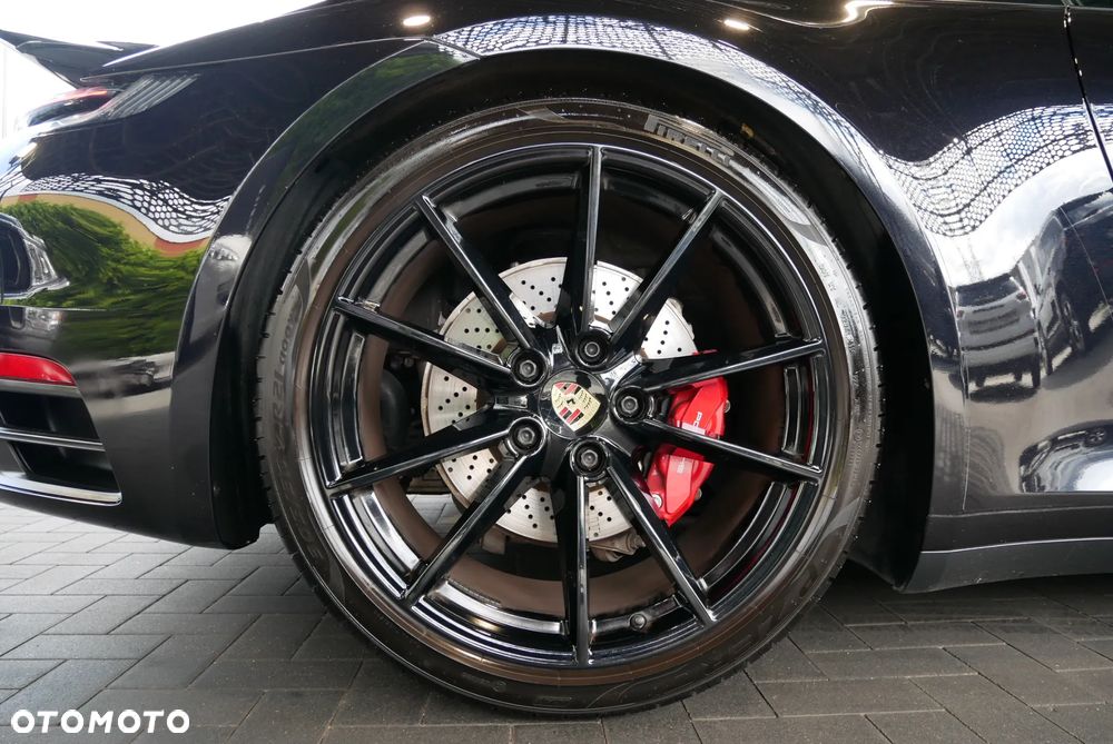 Porsche 911 Carrera 4S - 31