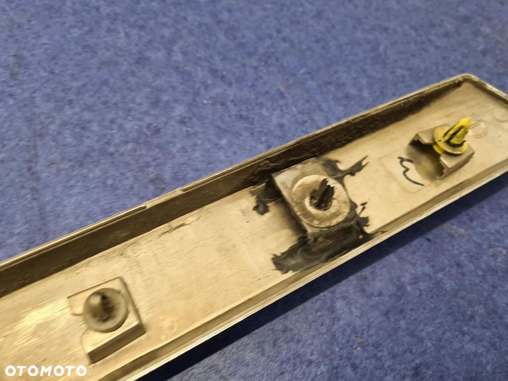 PEUGEOT 2008 LISTWA OZDOBNA DRZWI PRAWY PRZÓD 9806391677 - 9