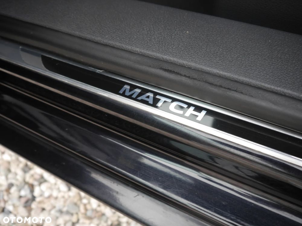 Volkswagen Touran 2.0 TDI DPF BlueMotion Technology MATCH - 24