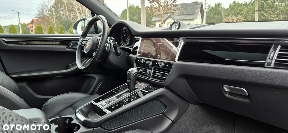 Porsche Macan T - 24