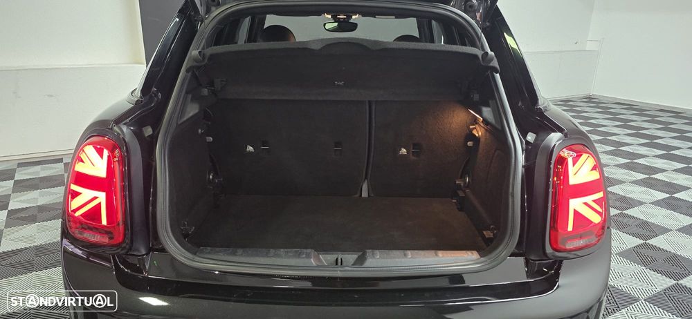 MINI 5 Portas Cooper SD Auto Desportiva - 31