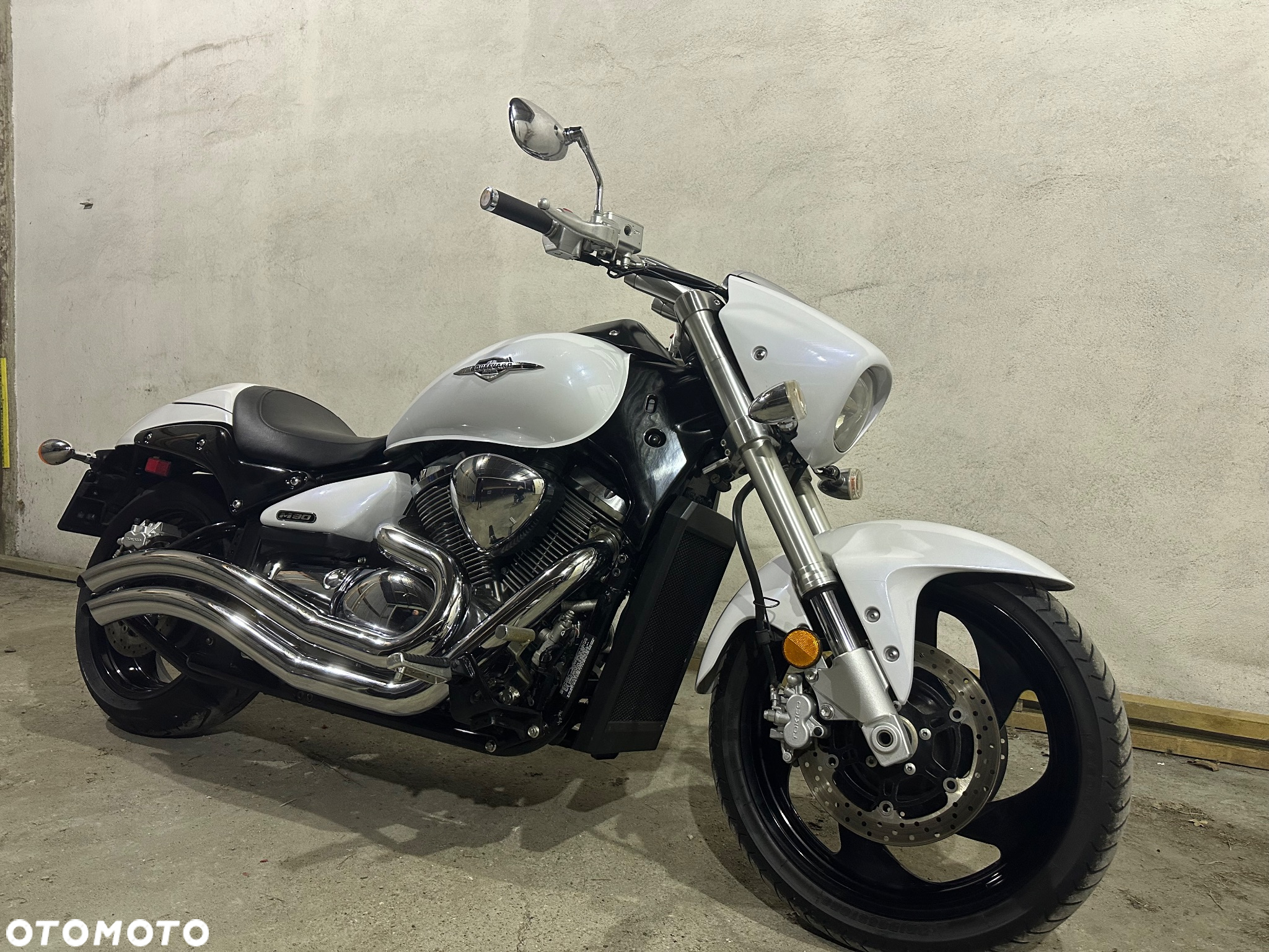Suzuki Intruder - 2