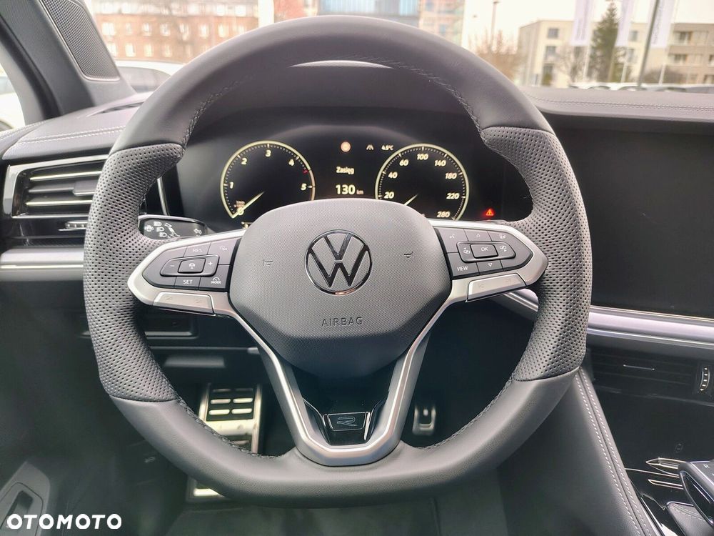 Volkswagen Touareg - 17