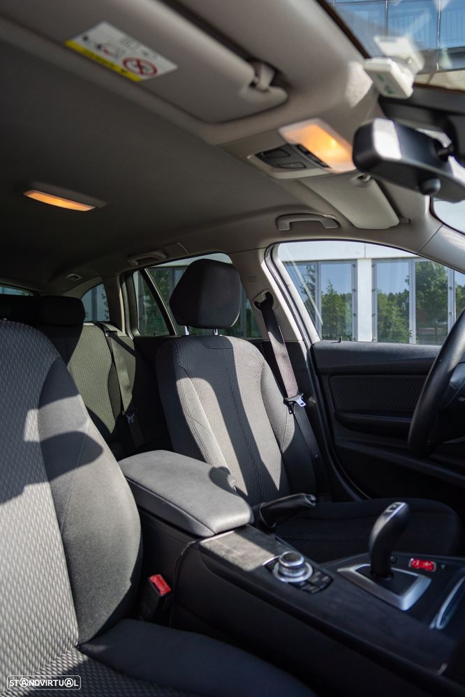 BMW 320 d xDrive Auto - 9