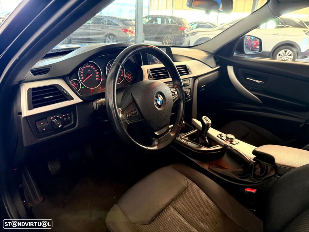 BMW 318 d Navigation - 34