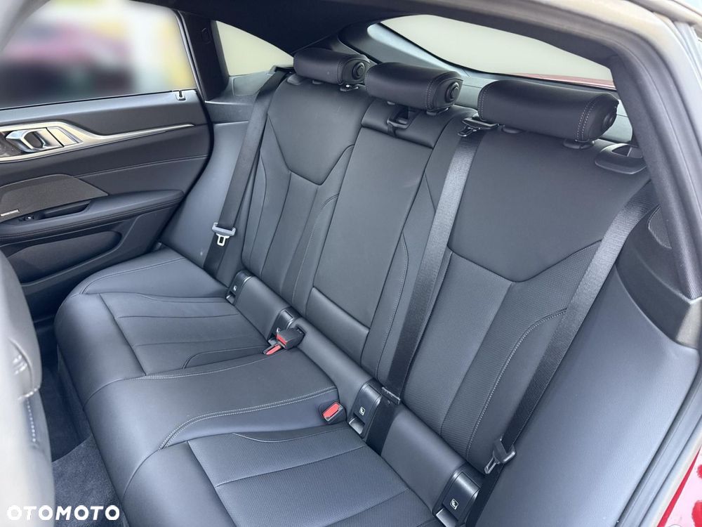 BMW i4 - 9