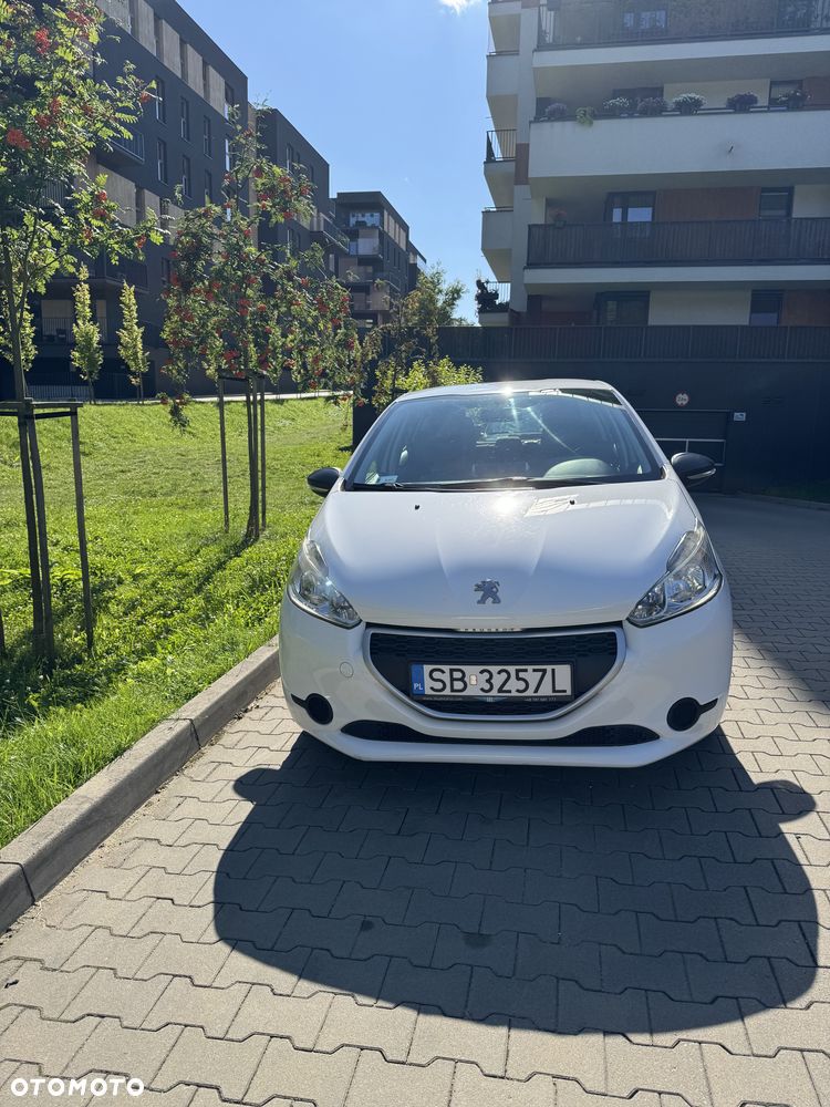 Peugeot 208 - 12