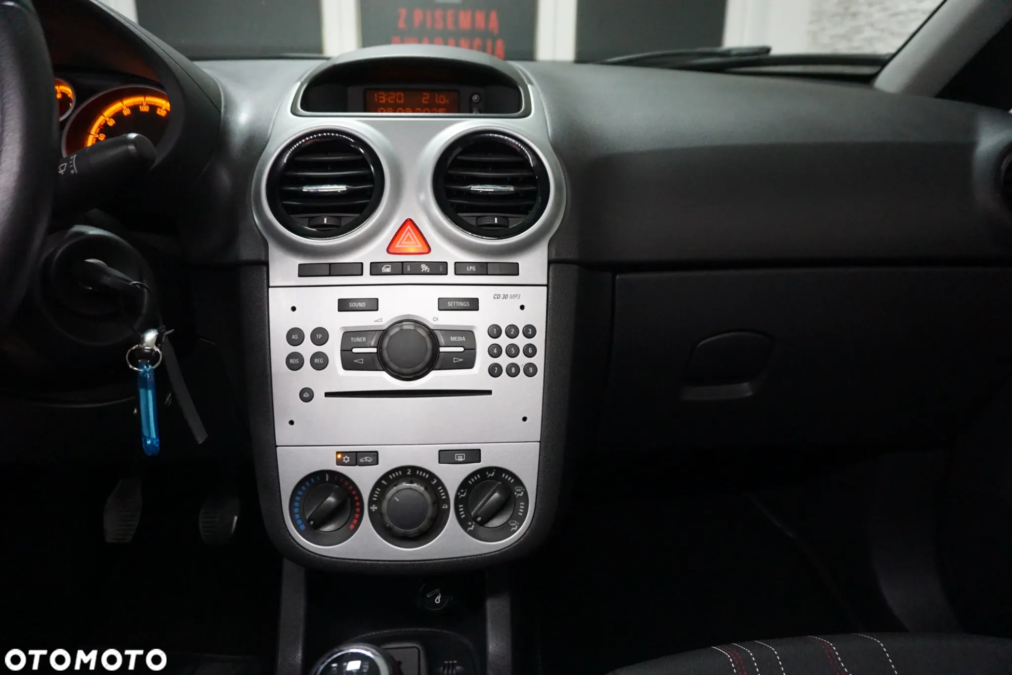 Opel Corsa 1.2 16V Cosmo S&S - 19