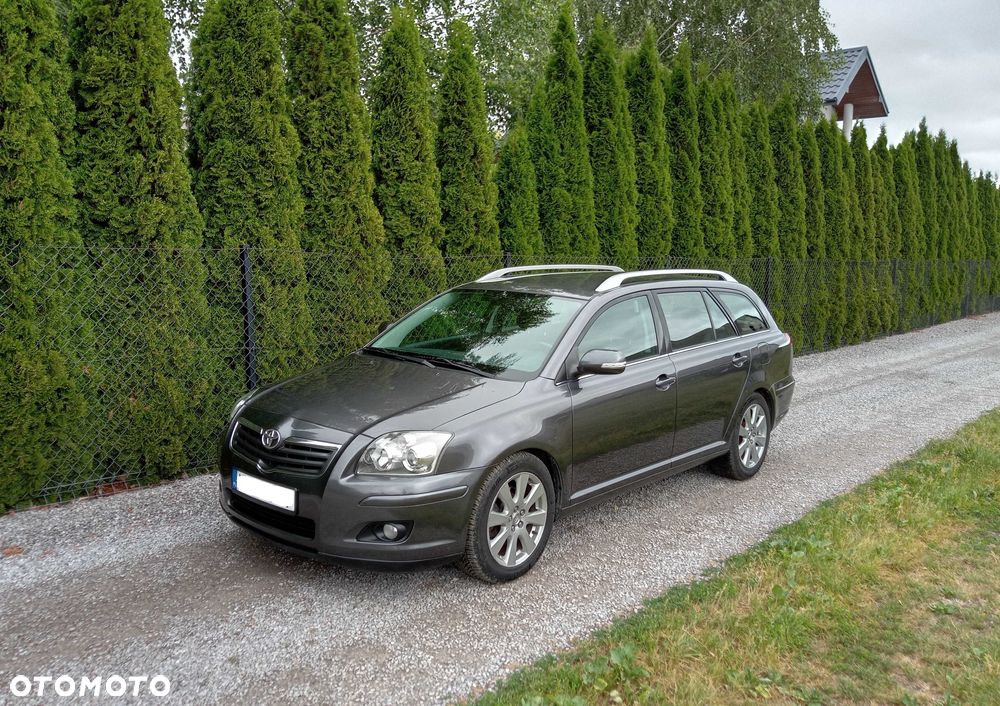 Toyota Avensis - 2