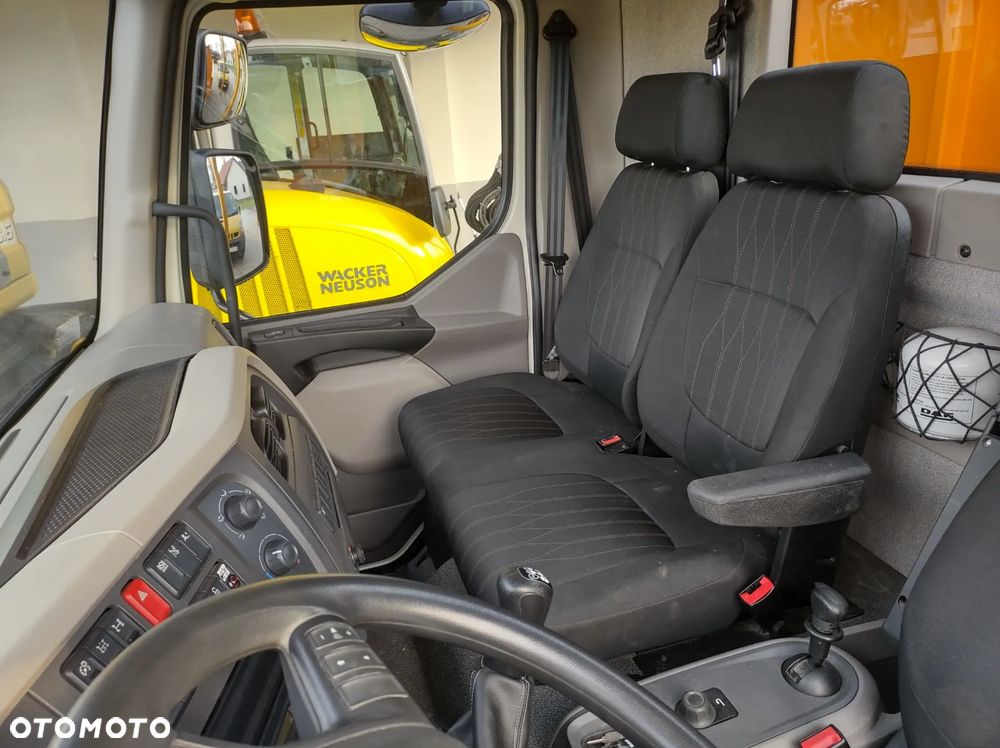 DAF LF 320 FA Day Cab 4x2 - 11