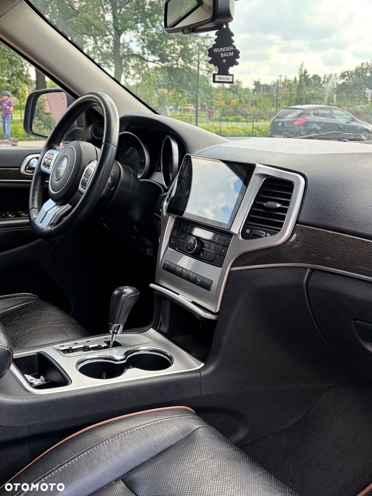 Jeep Grand Cherokee - 26