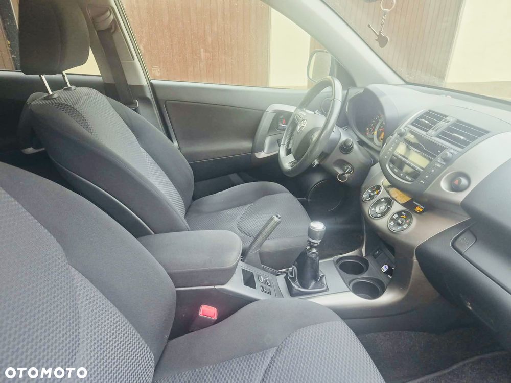 Toyota RAV4 - 5