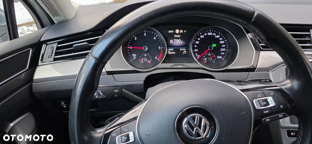 Volkswagen Passat Alltrack 2.0 TDI SCR DSG 4Motion - 24