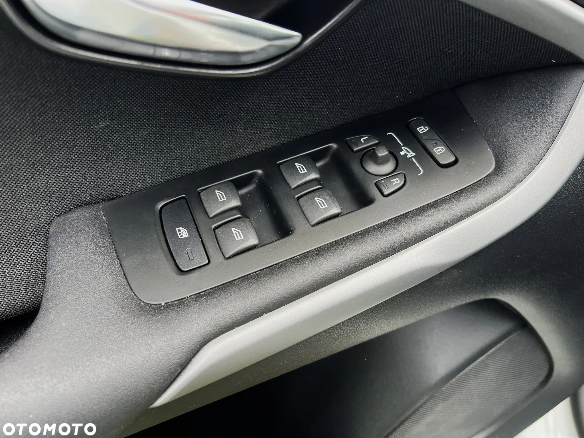 Volvo V40 D2 Drive-E Momentum - 26