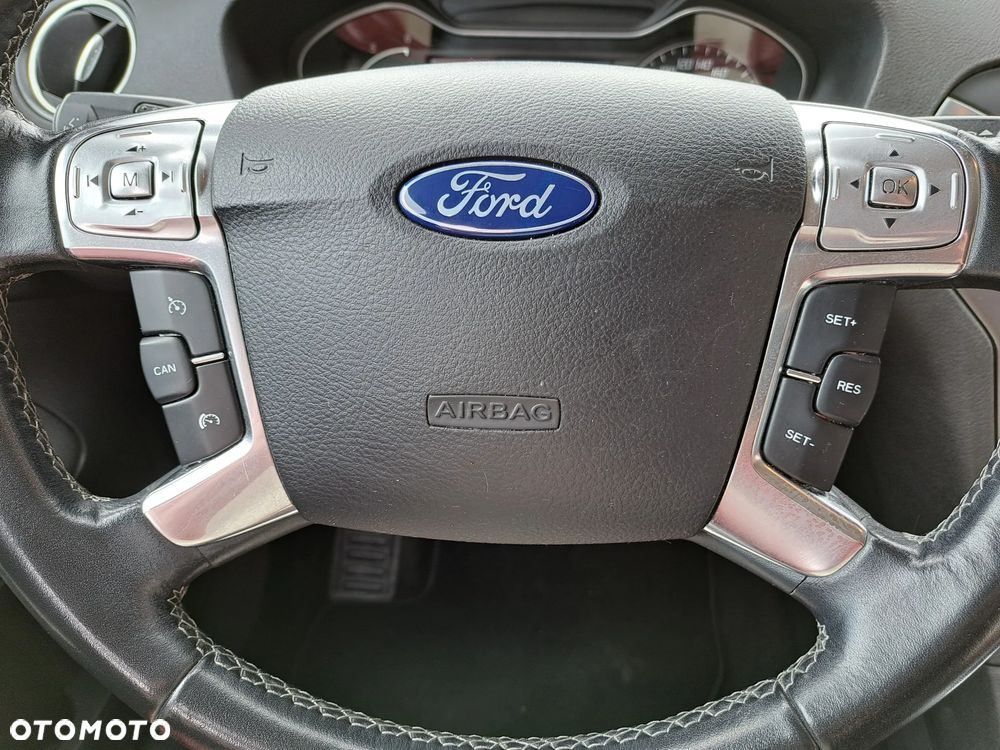 Ford Mondeo - 27