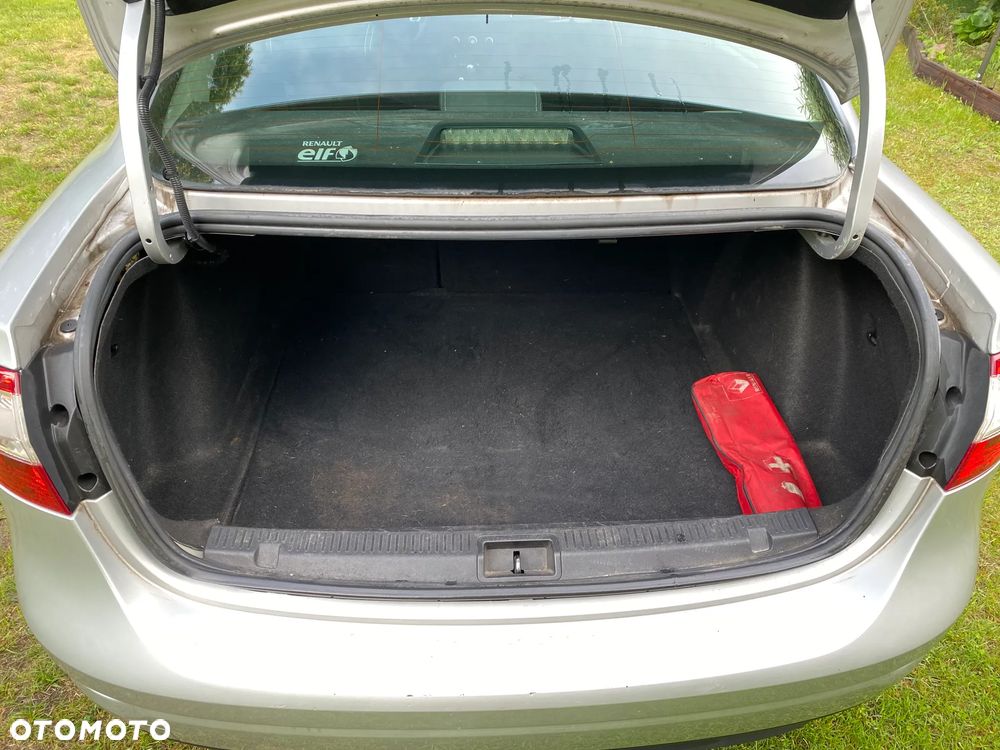 Renault Fluence 1.6 16V Color Edition - 3
