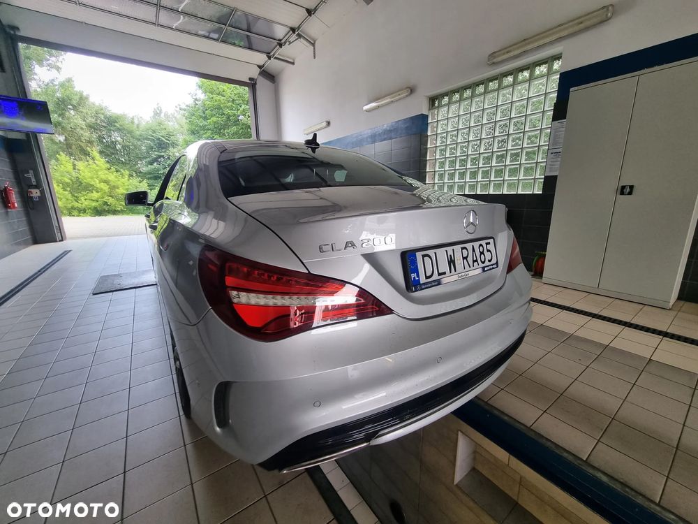 Mercedes-Benz CLA 200 AMG Line - 11