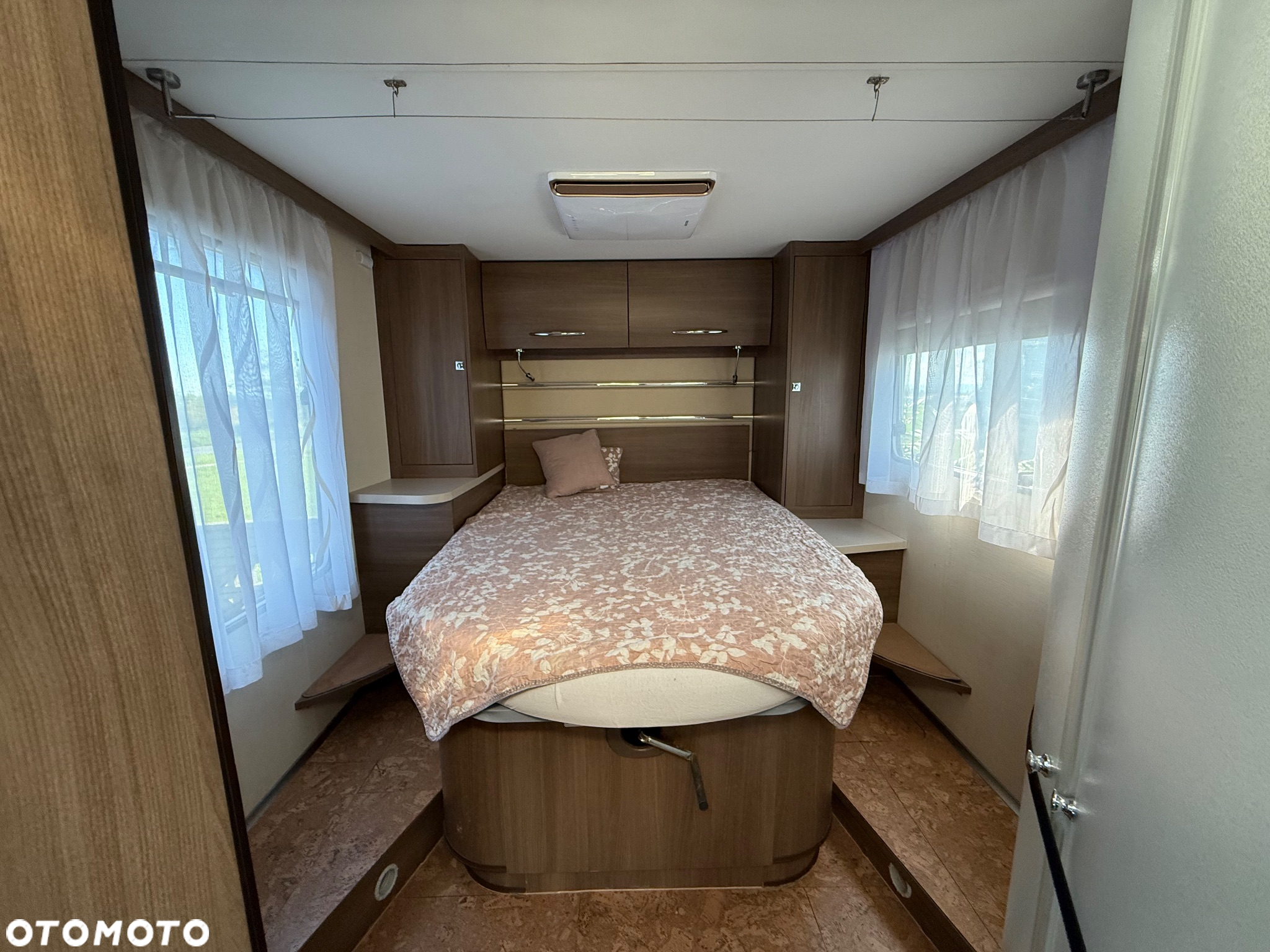 Ford Transit Challenger - 21