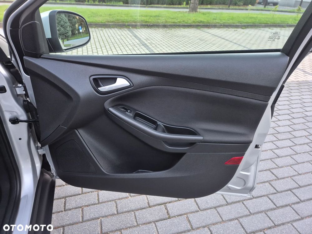 Ford Focus 1.0 EcoBoost Trend Edition Business - 37