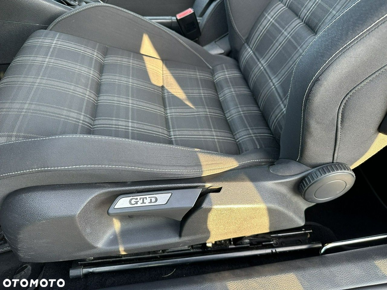 Volkswagen Golf VI 2.0 TDI GTD DSG - 11