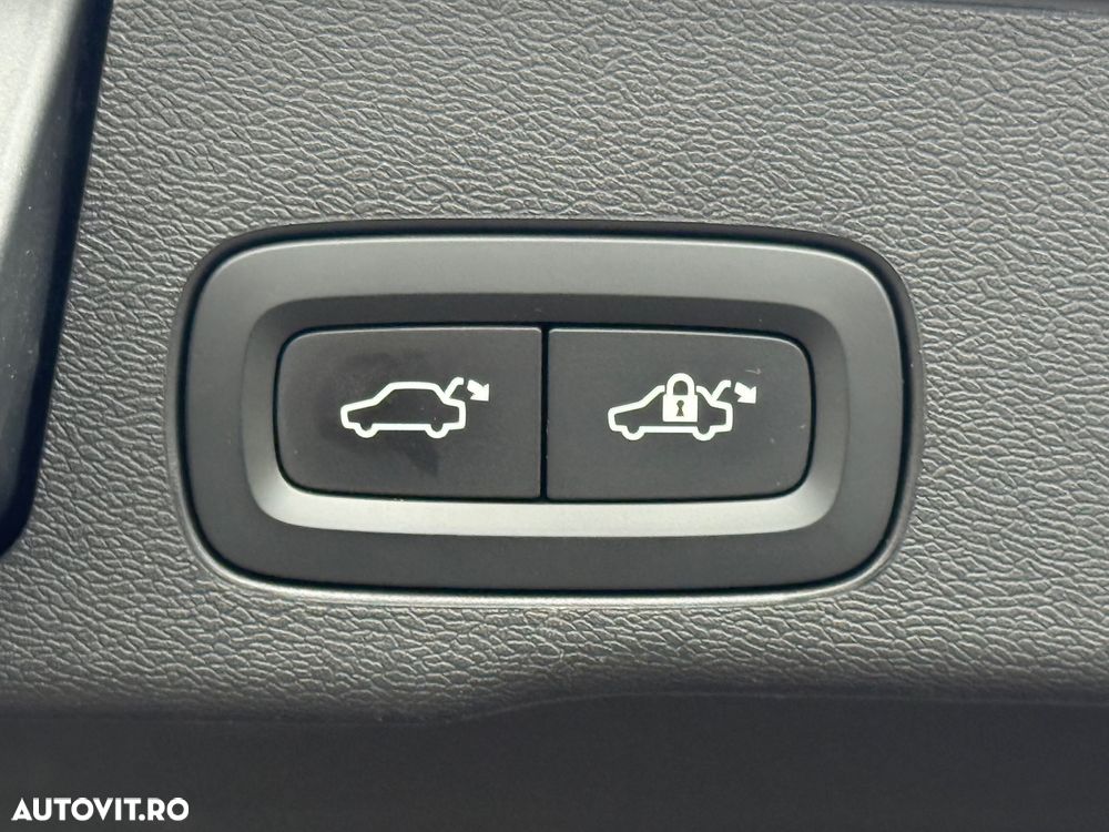 Volvo XC 60 D5 AWD Inscription - 24