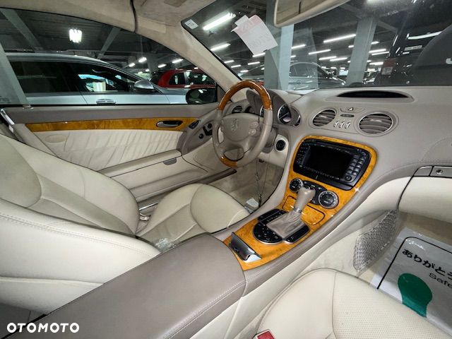 Mercedes-Benz SL - 13