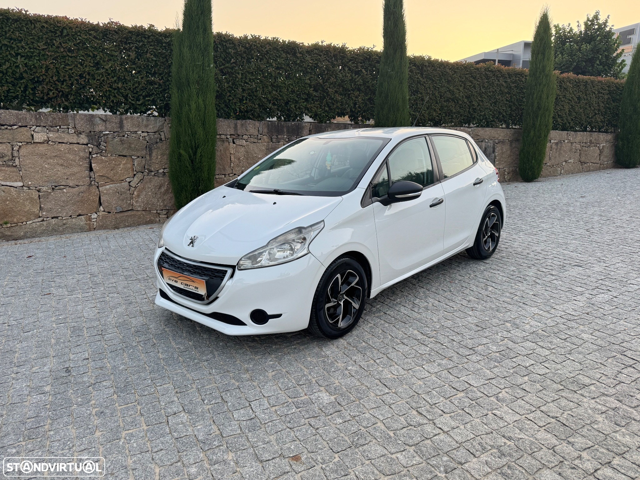 Peugeot 208 1.4 HDi Allure - 10