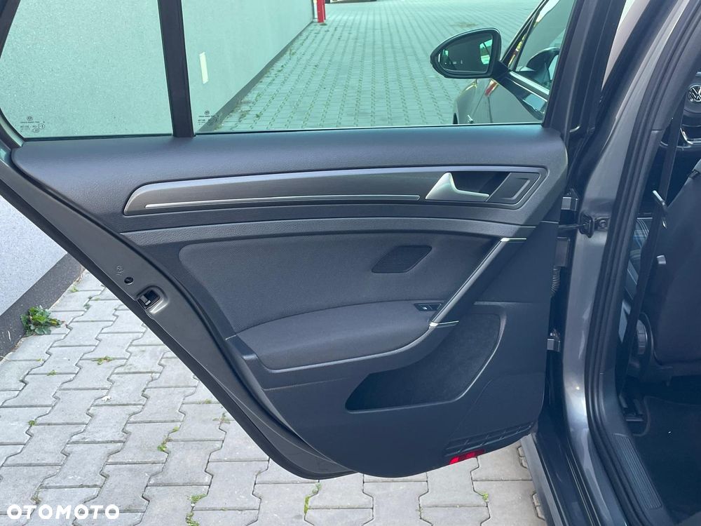 Volkswagen Golf - 17