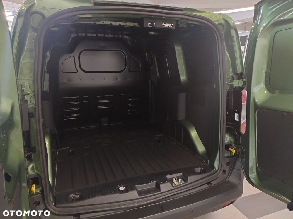 Ford Courier - 11