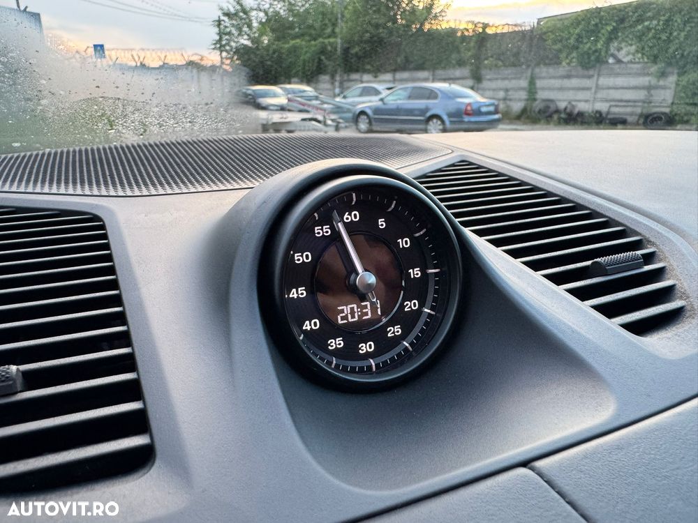 Porsche Cayenne Coupe E-Hybrid - 24