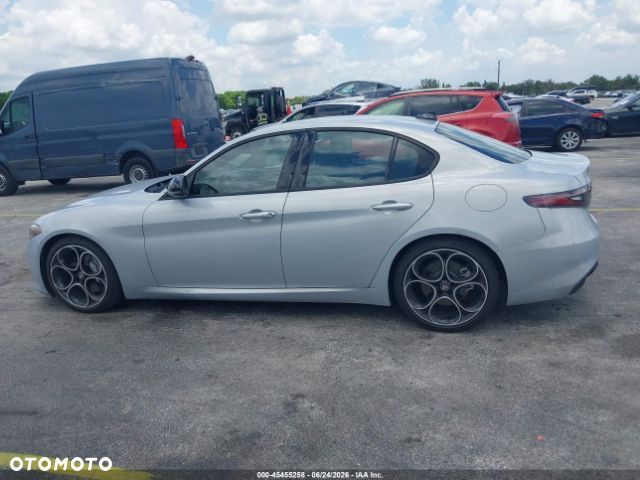 Alfa Romeo Giulia - 12
