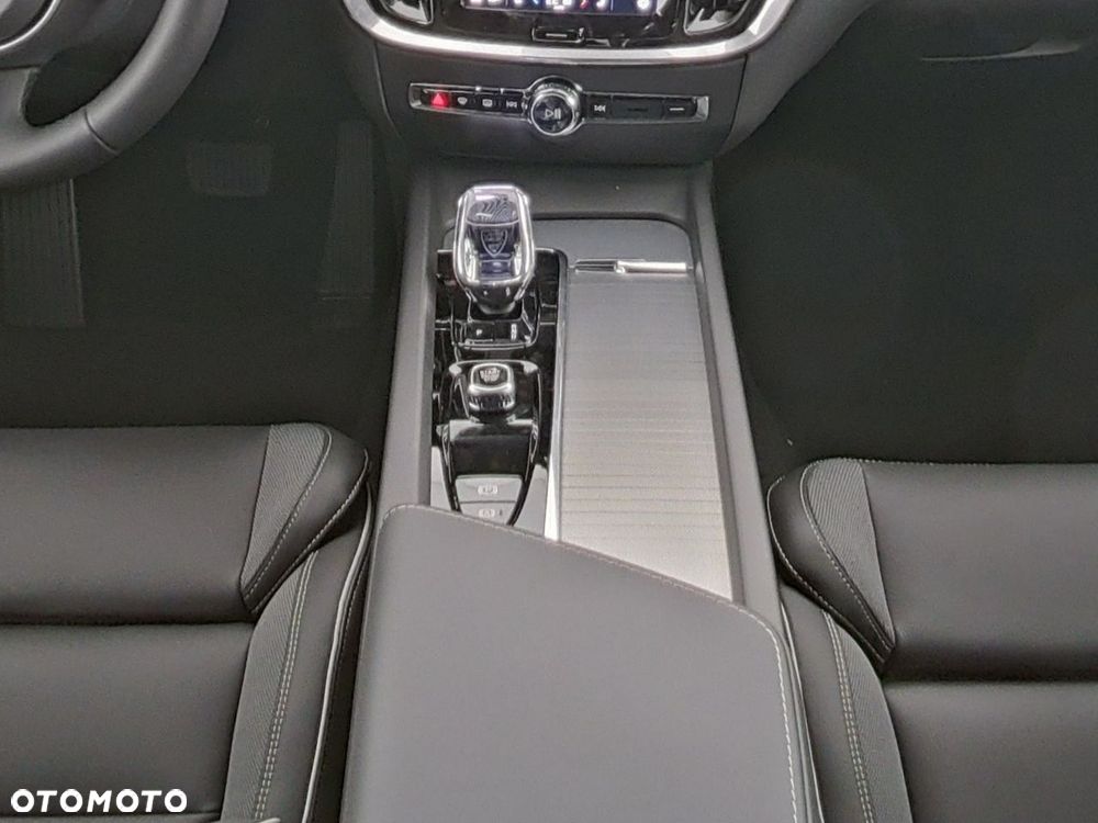 Volvo V60 B4 B DKG Ultra Dark - 6