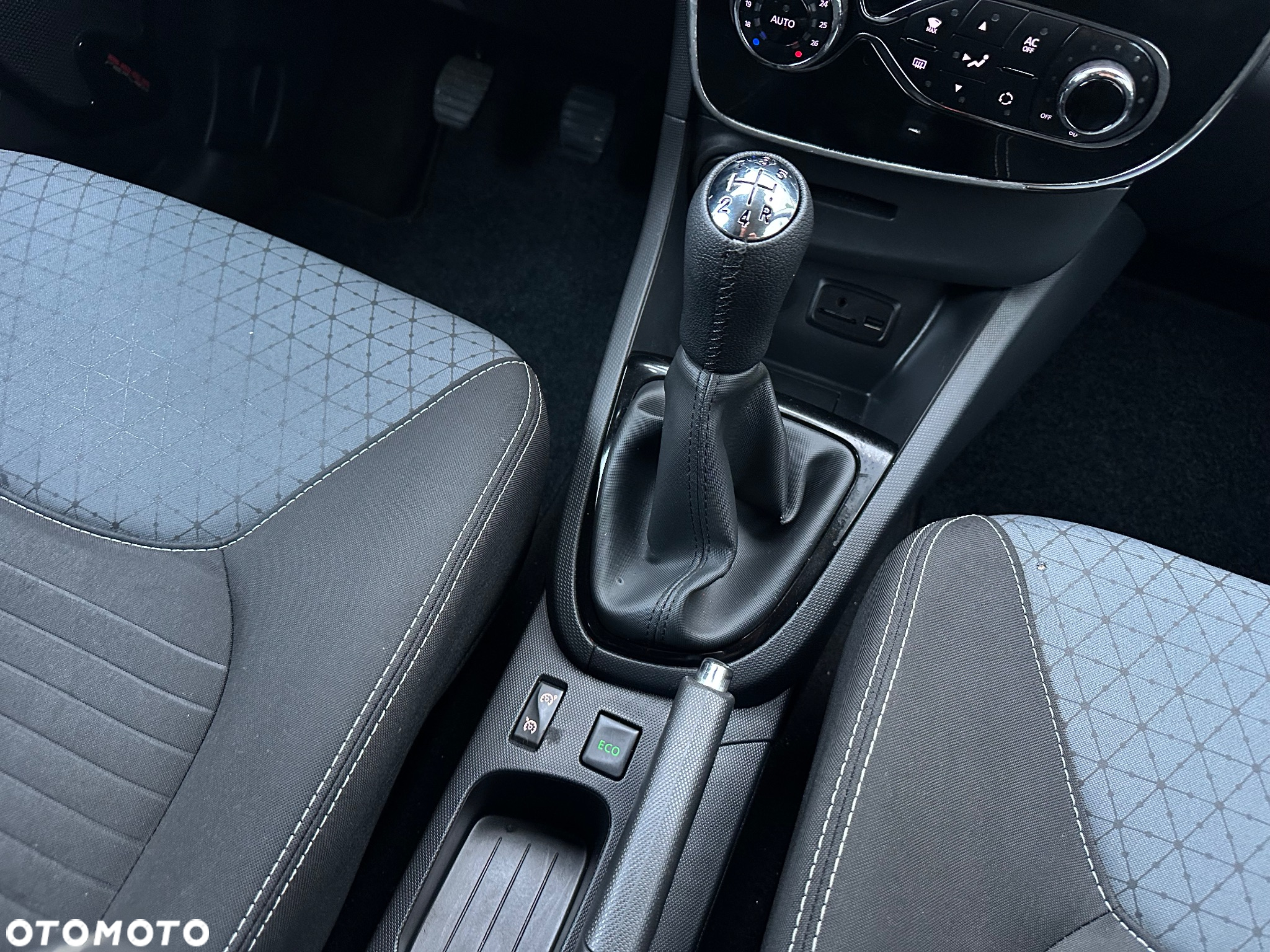 Renault Clio 0.9 Energy TCe Limited EU6 - 20