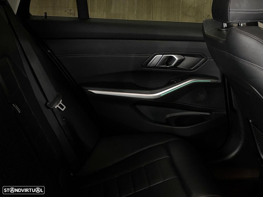 BMW 330 e Line Luxury Auto - 16
