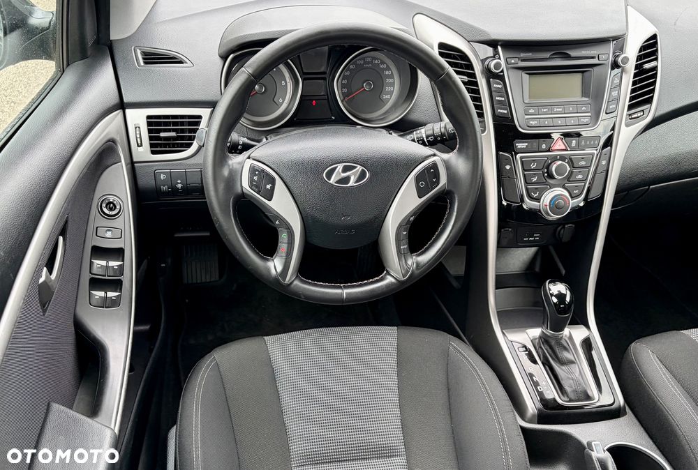 Hyundai i30 1.6 CRDi Automatik Style - 11